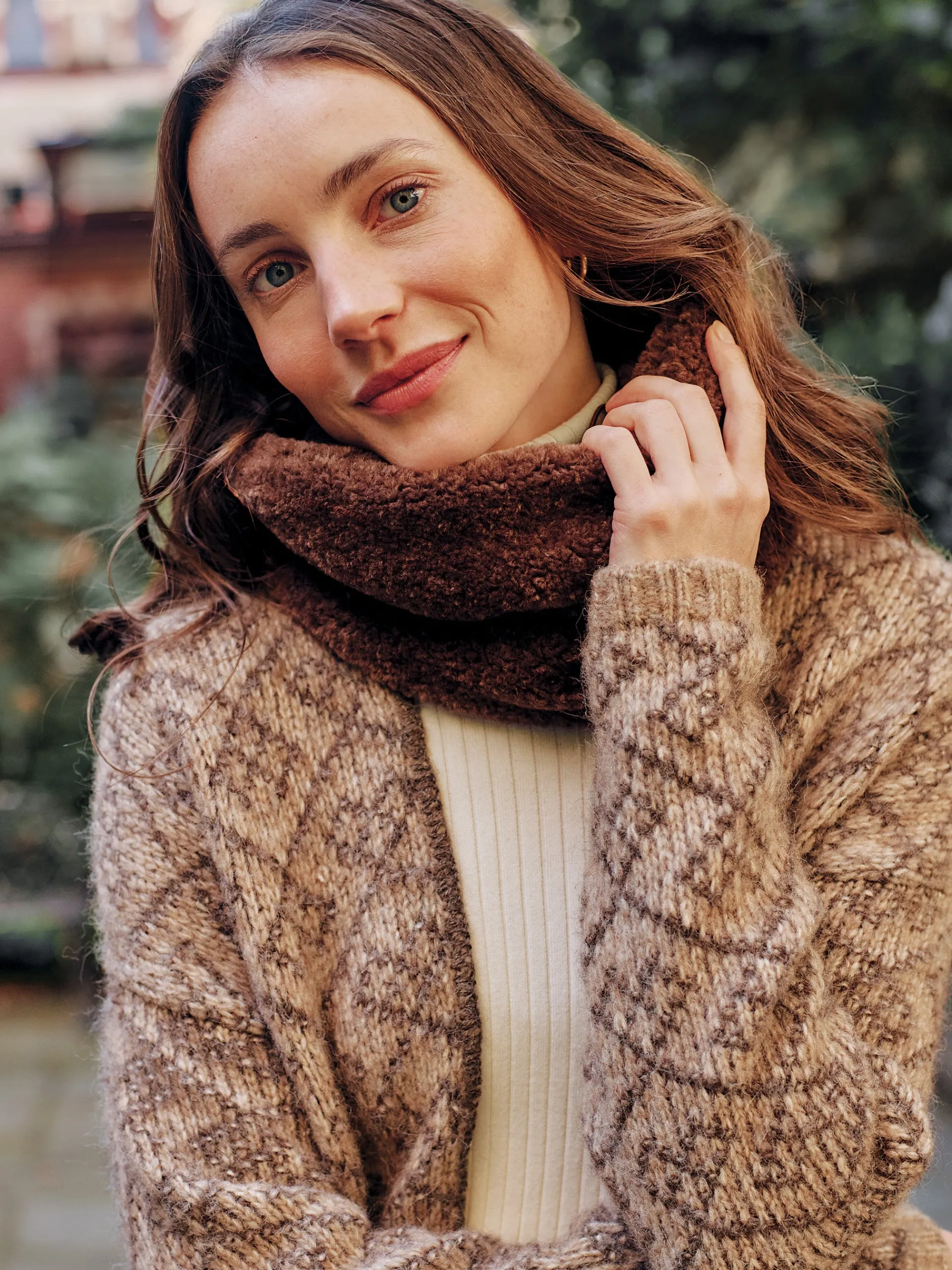 J.McLaughlin Chalet Teddy Bear Snood DarkBrown Shop