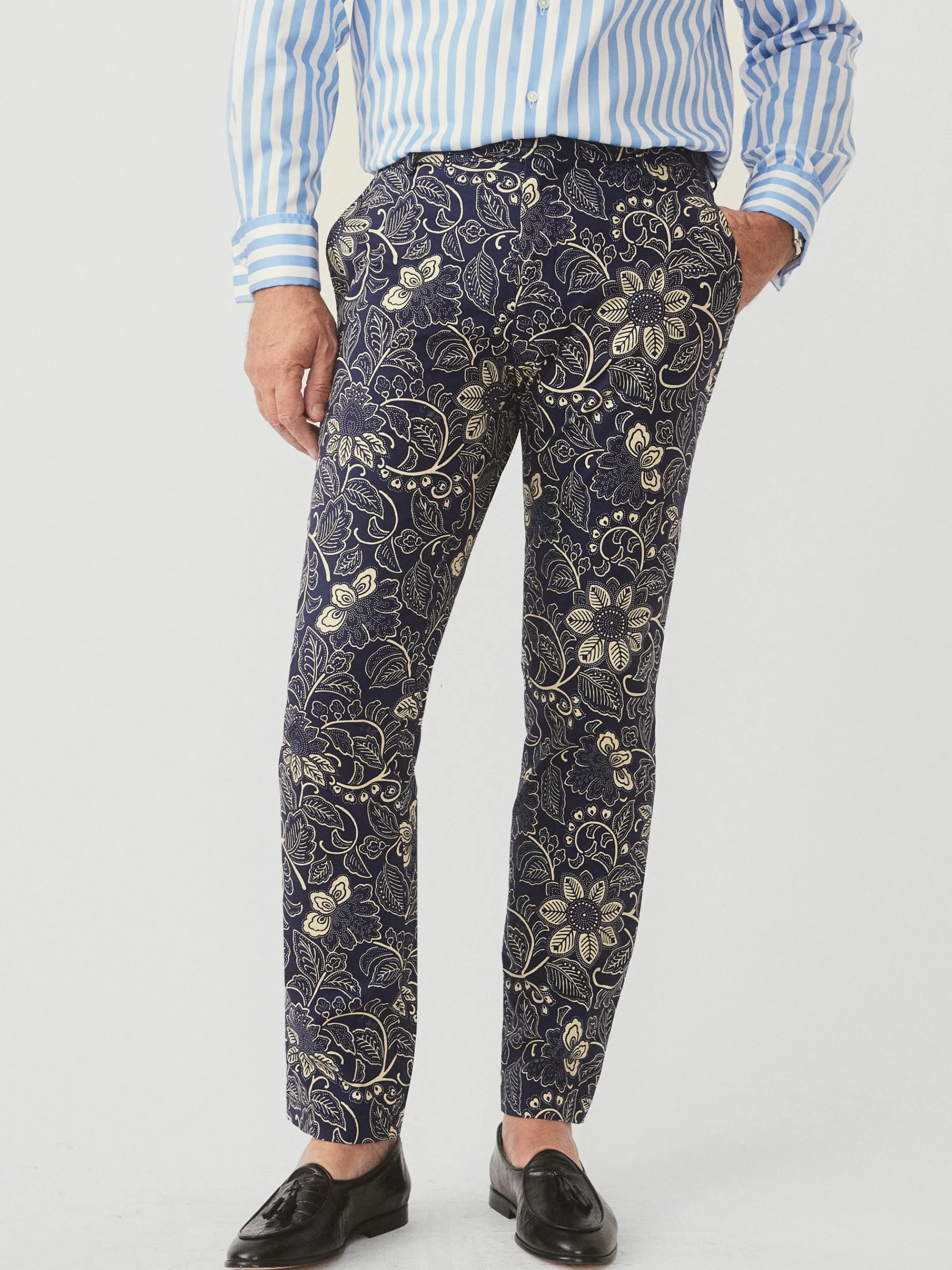 J.McLaughlin Lukas Pants in Night Blooms Navy/OffWhite Fashion